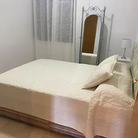3 Bed With Pool And Parking *