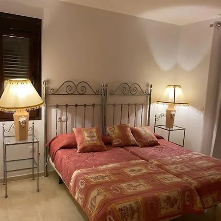Apartment 3 Bed With Pool And Parking Estepona