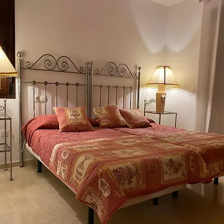 3 Bed With Pool And Parking