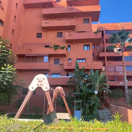 Apartment 3 Bed With Pool And Parking