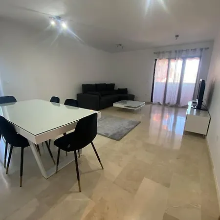 3 Bed With Pool And Parking *